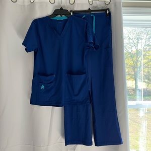 Carhartt scrub set size small